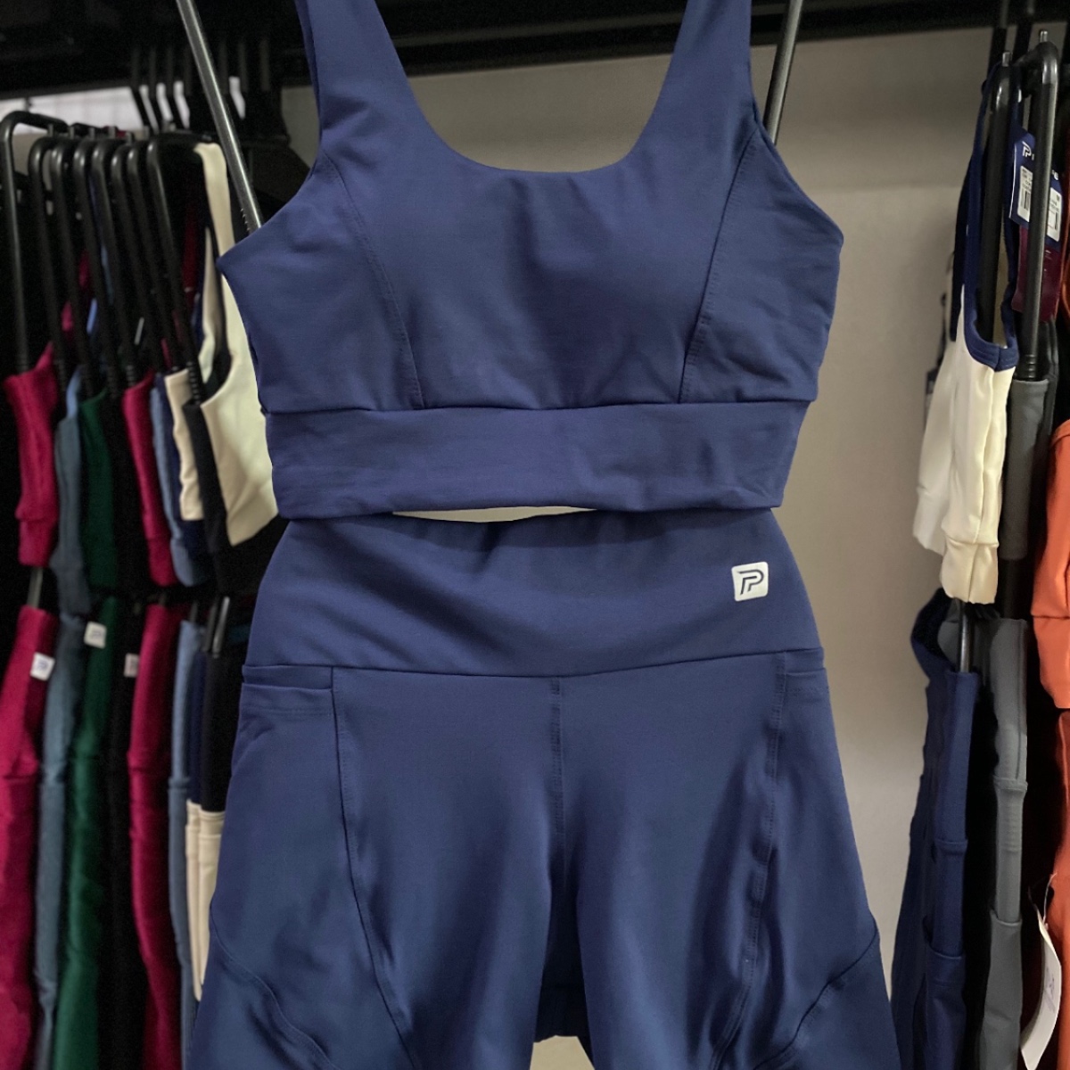 Conjunto Top + Short c/ Bolsos Poliamida