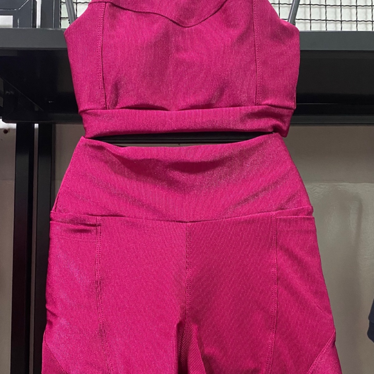 Conjunto Top + Short c/ Bolsos Poliamida Canelado